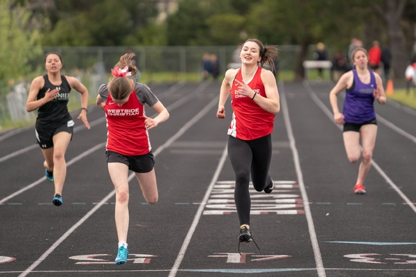 Track and Field athlete Eagles leading the race
